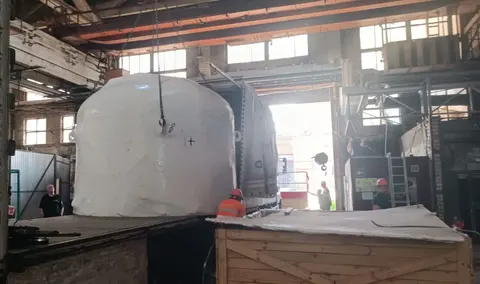Shrink-wrap korumalı kubbe formlu ünite vinç askısında