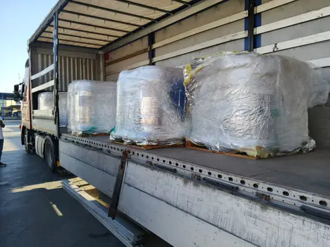 Voltim Global — Yalıtım örtülü paletler tırda