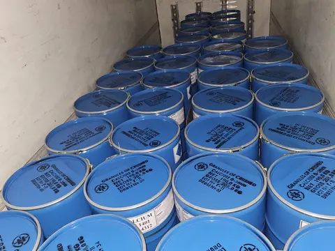Voltim Global — Dorsede sıralanmış metal variller